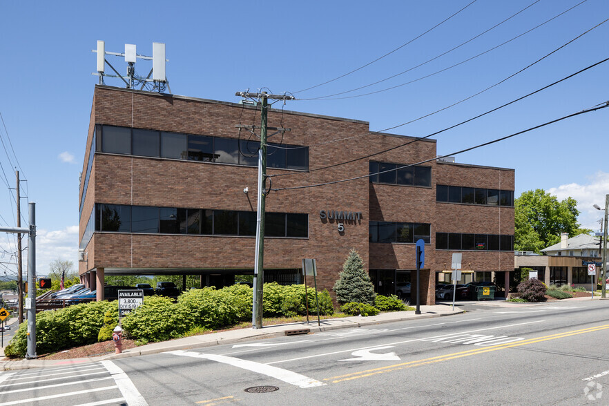 5 Summit Ave, Hackensack, NJ for lease - Building Photo - Image 2 of 2