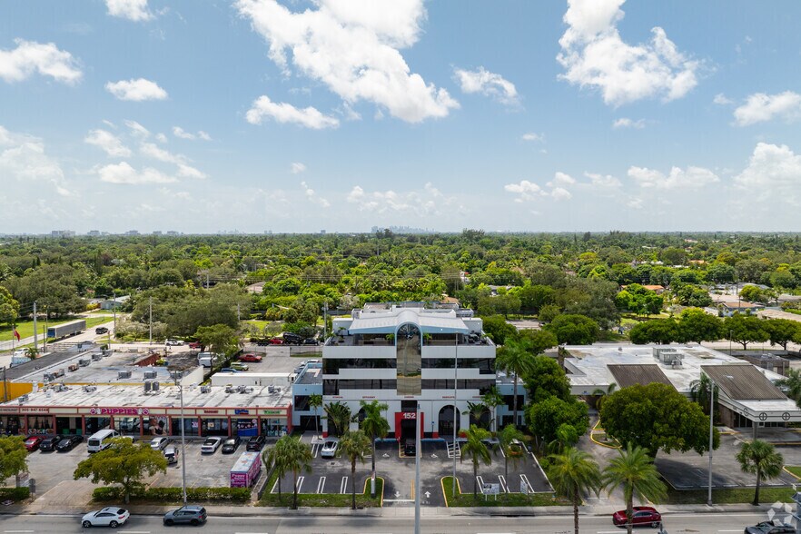 152 Ne 167th St, Miami, FL à louer - Aérien - Image 3 de 35