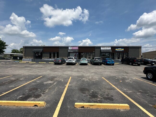 More details for 1011 W Lancaster Rd, Orlando, FL - Retail for Sale