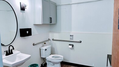 6523-6709 E Lancaster Ave, Fort Worth, TX for lease Interior Photo- Image 1 of 3