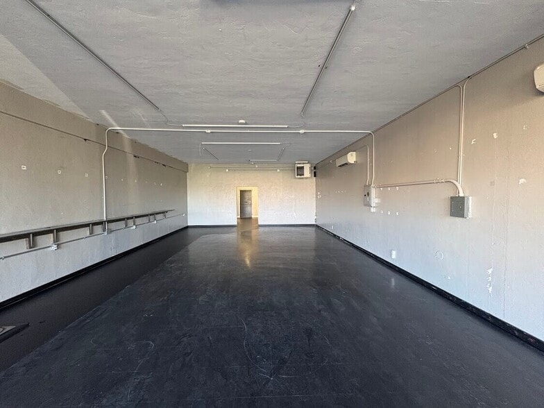 270-274 E 10th St, Pittsburg, CA for lease - Building Photo - Image 3 of 11