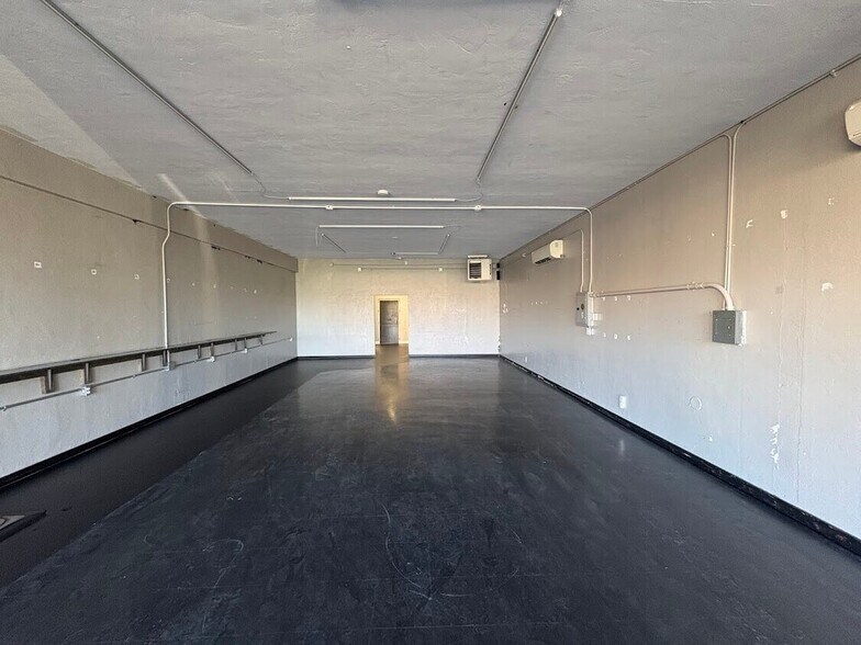 270-274 E 10th St, Pittsburg, CA à louer - Photo du bâtiment - Image 3 de 11