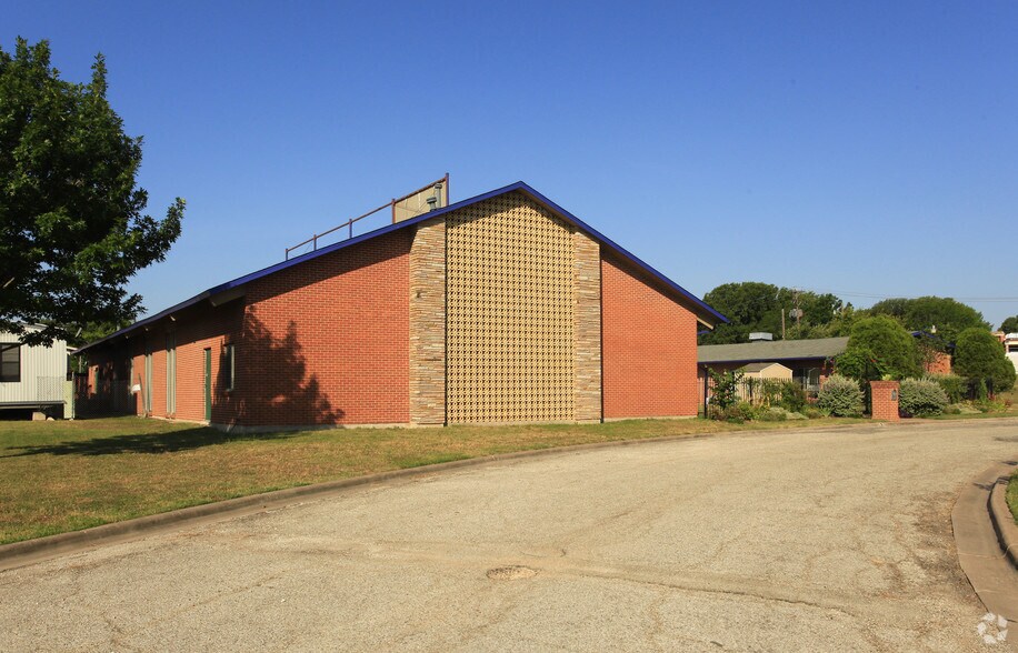 301 W Anderson Ln, Austin, TX à vendre - Photo du bâtiment - Image 2 de 18