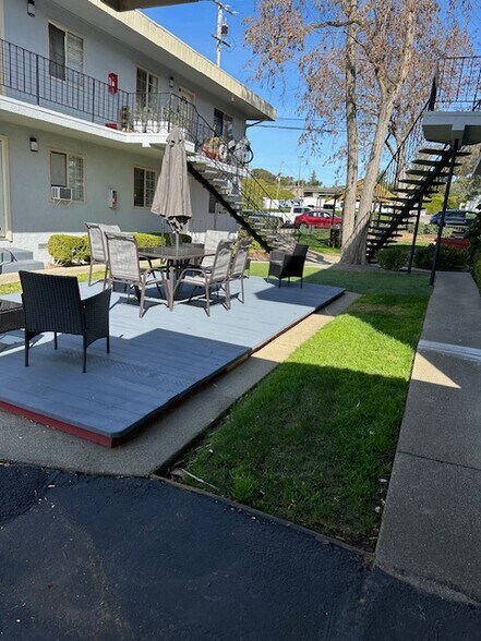 1322 1/2 E 5th St, Benicia, CA à vendre - Photo du bâtiment - Image 2 de 4