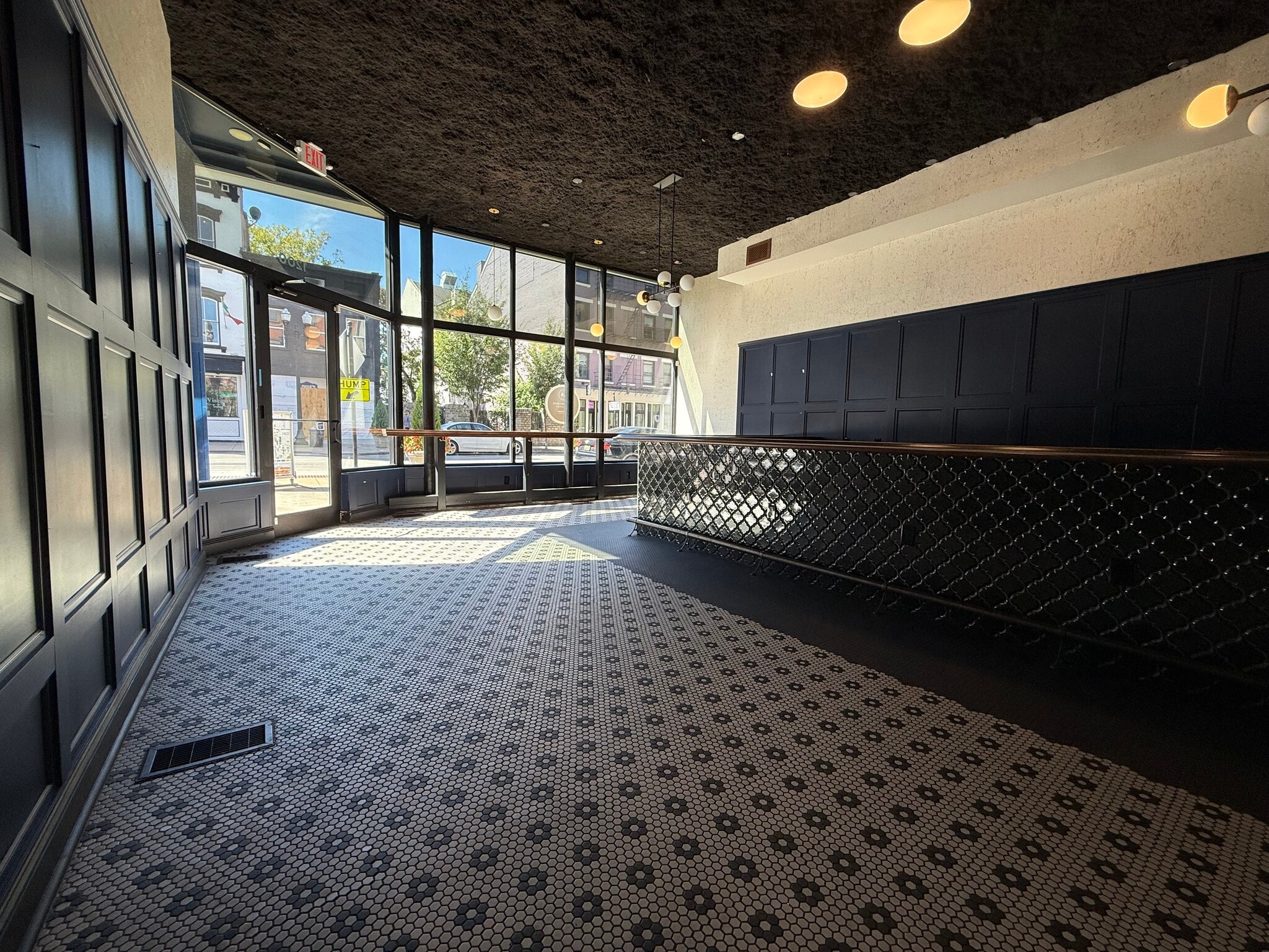 1200 Main St, Cincinnati, OH for lease Interior Photo- Image 1 of 9