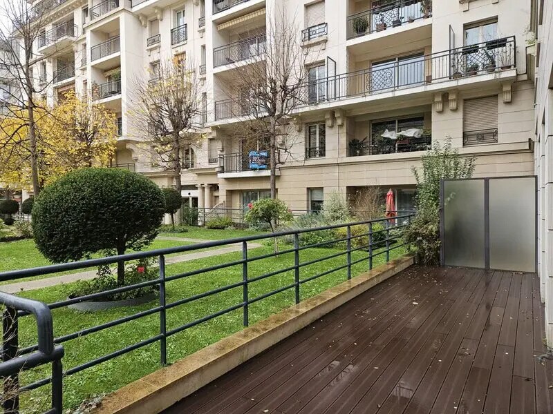 Office in Issy-les-Moulineaux for lease Building Photo- Image 1 of 19