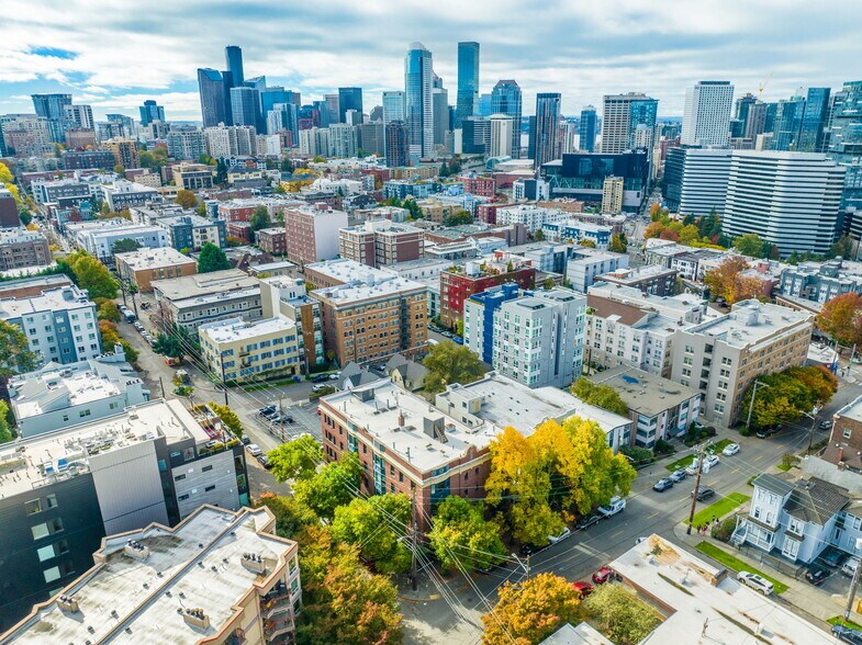 605 E Denny Way, Seattle, WA à vendre - Photo du bâtiment - Image 2 de 29