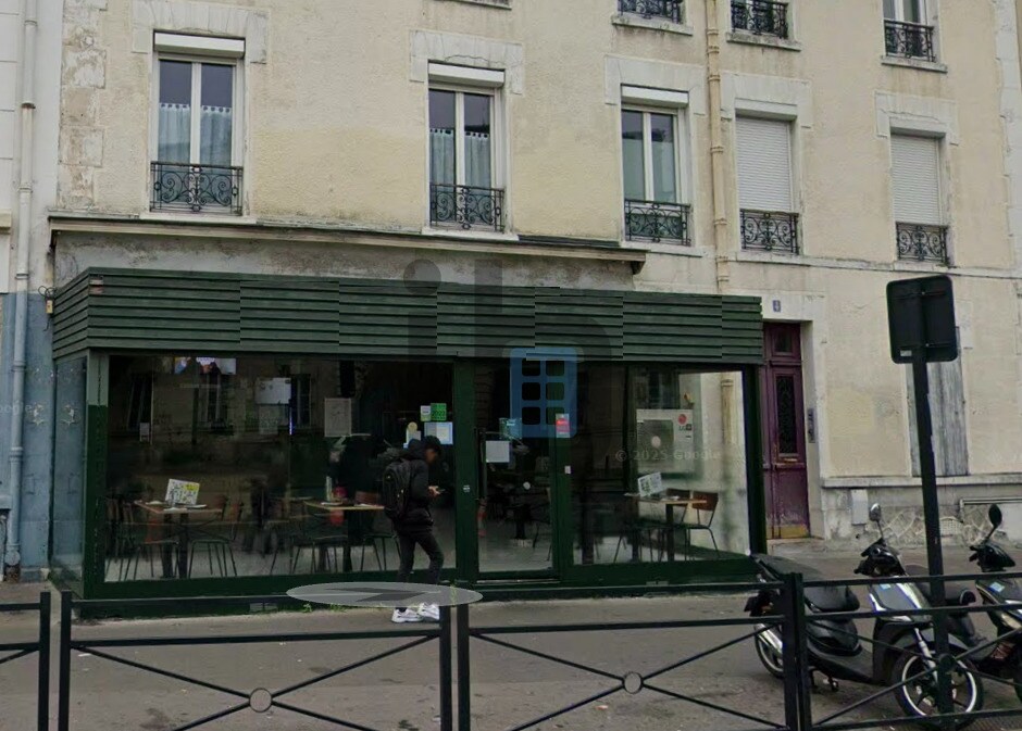 Commerce de détail dans Saint-Denis à louer Photo du bâtiment- Image 1 de 4
