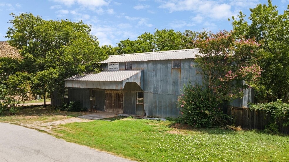 331 Old Mill Rd, Rhome, TX for sale - Building Photo - Image 3 of 6