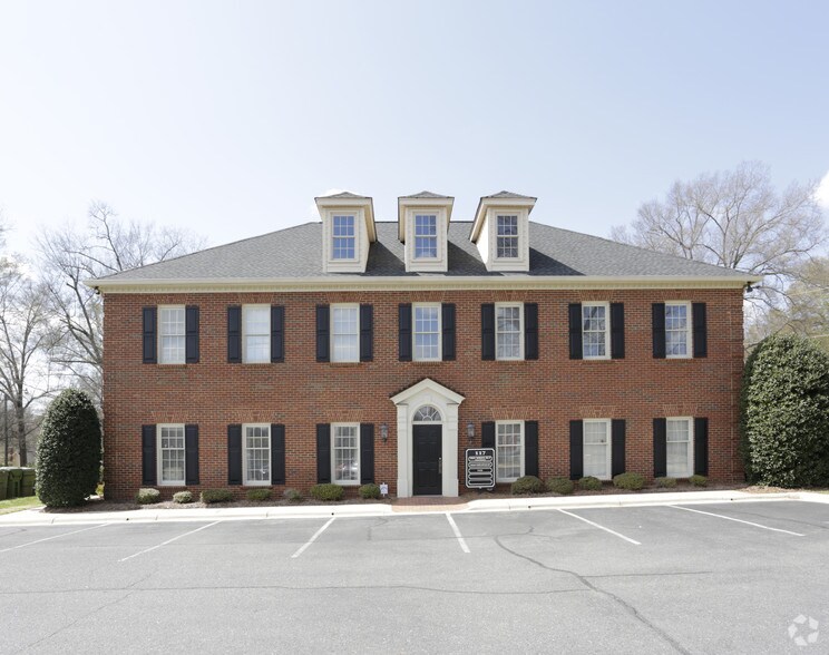 117 Spratt St, Fort Mill, SC à louer - Photo du bâtiment - Image 2 de 4