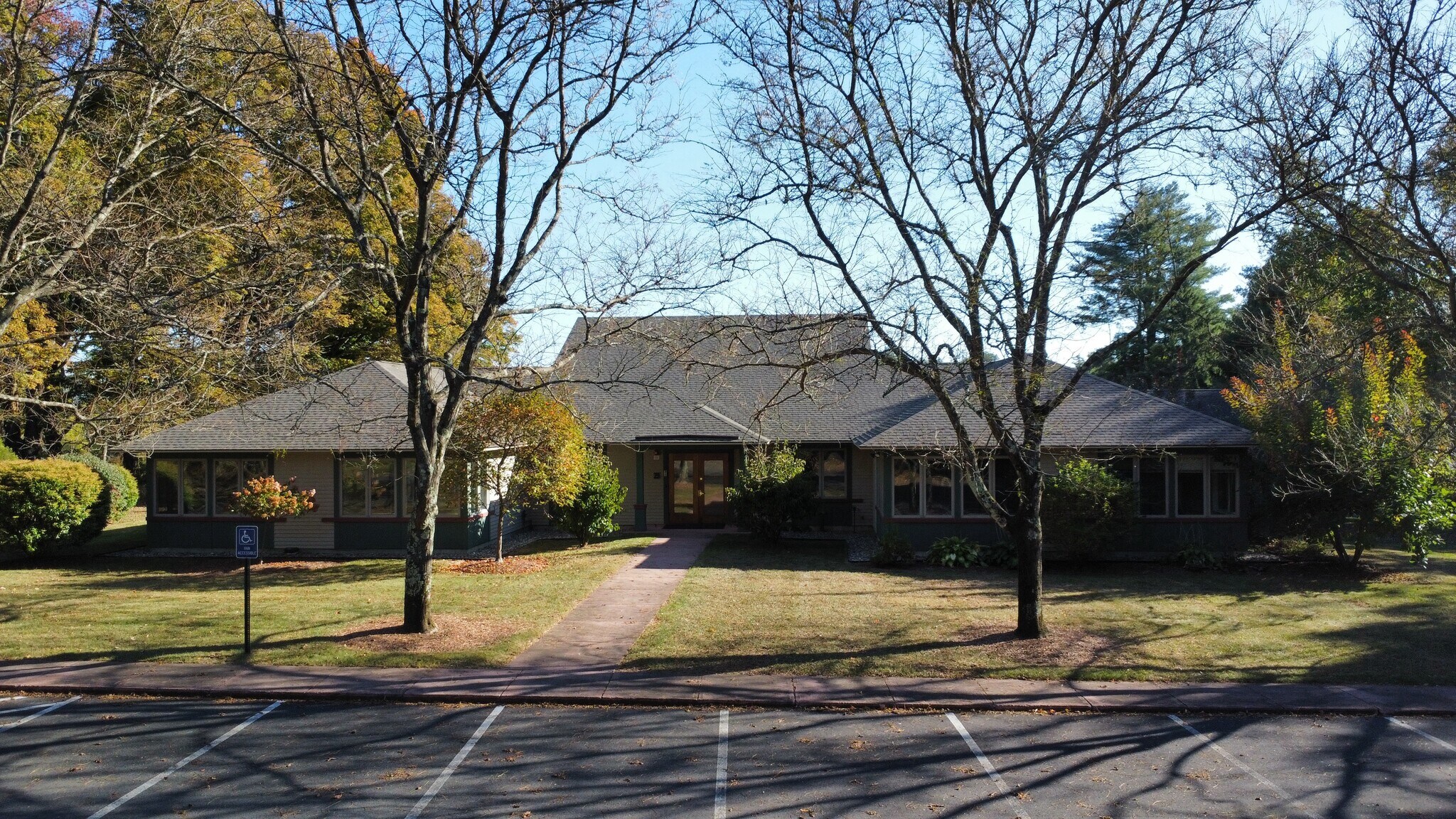 23 Plumtree Rd, Sunderland, MA à vendre Photo du bâtiment- Image 1 de 11