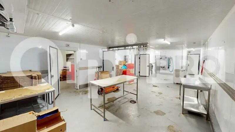 Flex in Corbas for lease - Interior Photo - Image 1 of 5