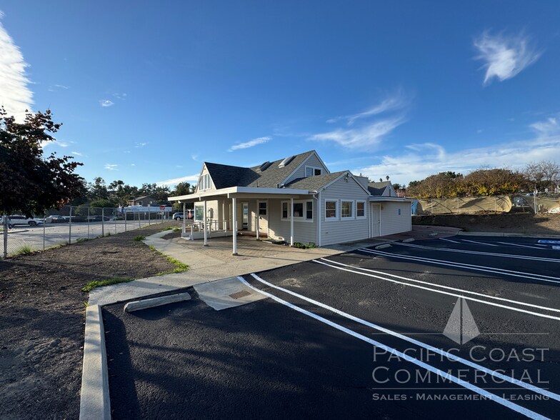 728 Civic Center Dr, Vista, CA à vendre - Photo du bâtiment - Image 2 de 6