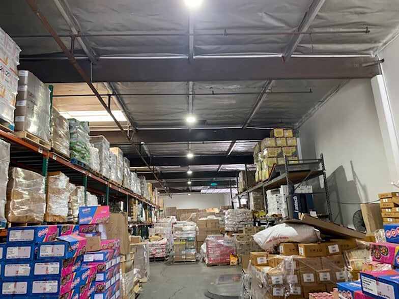 13815 Struikman Rd, Cerritos, CA for sale - Interior Photo - Image 2 of 10