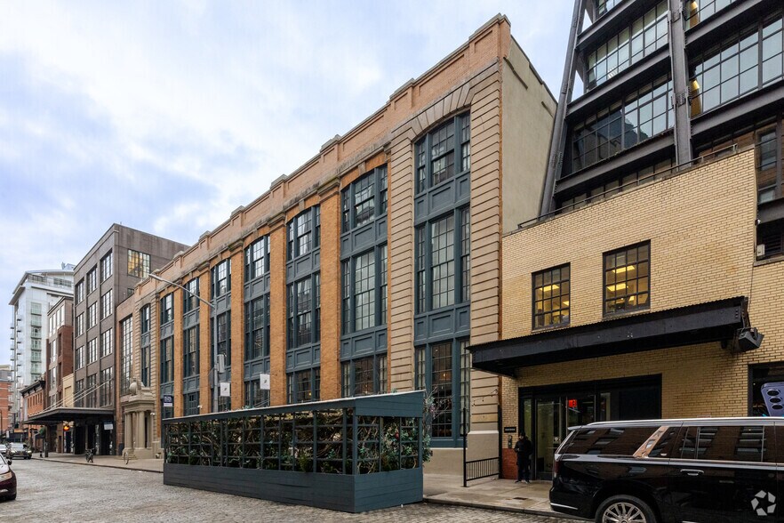 416 W 13th St, New York, NY à louer - Photo du bâtiment - Image 2 de 9