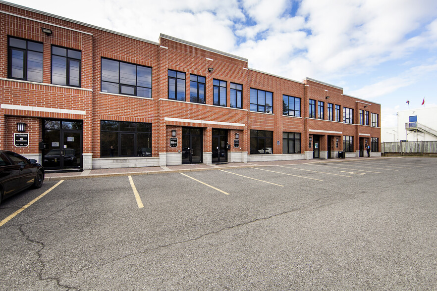 2725 Queensview Dr, Ottawa, ON for lease - Building Photo - Image 1 of 13