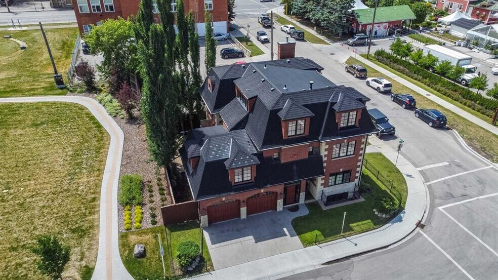 800 8 St SE, Calgary, AB à vendre - Photo principale - Image 1 de 1