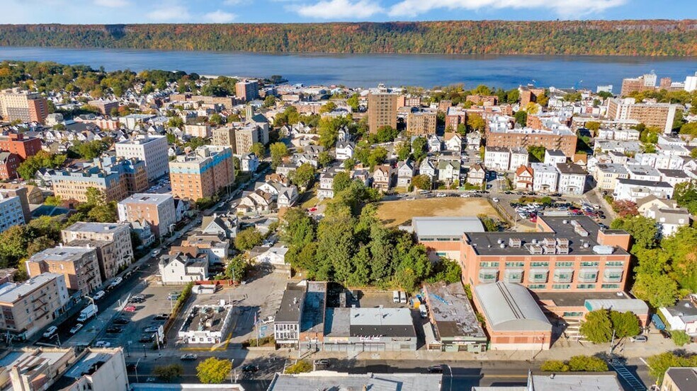 245-253 S Broadway, Yonkers, NY for sale - Building Photo - Image 2 of 11