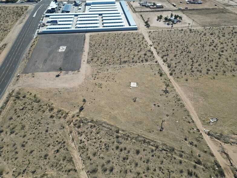 12787 Bear Valley Rd, Victorville, CA à louer - Photo du bâtiment - Image 2 de 5