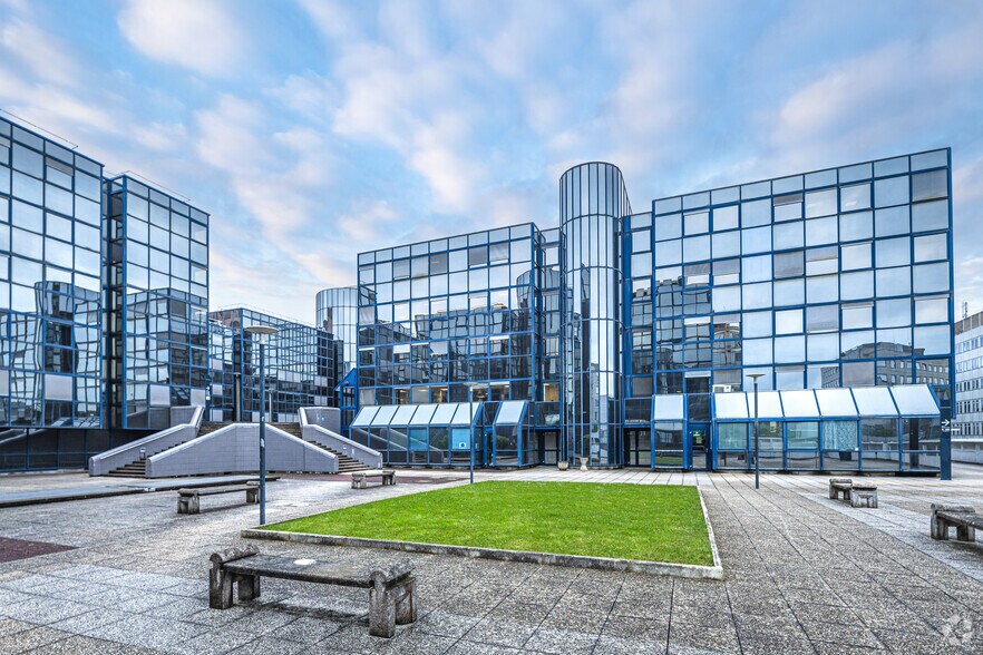 Bureau dans Noisy-le-Grand à louer - Photo du bâtiment - Image 3 de 3
