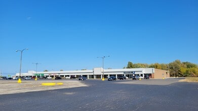 4102-4208 Lake Rd, Sheffield Lake, OH à louer Photo du bâtiment- Image 2 de 3