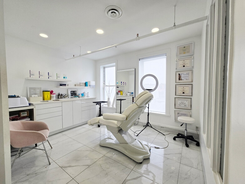 12-18 Byward Market Sq, Ottawa, ON à louer - Photo intérieure - Image 2 de 10