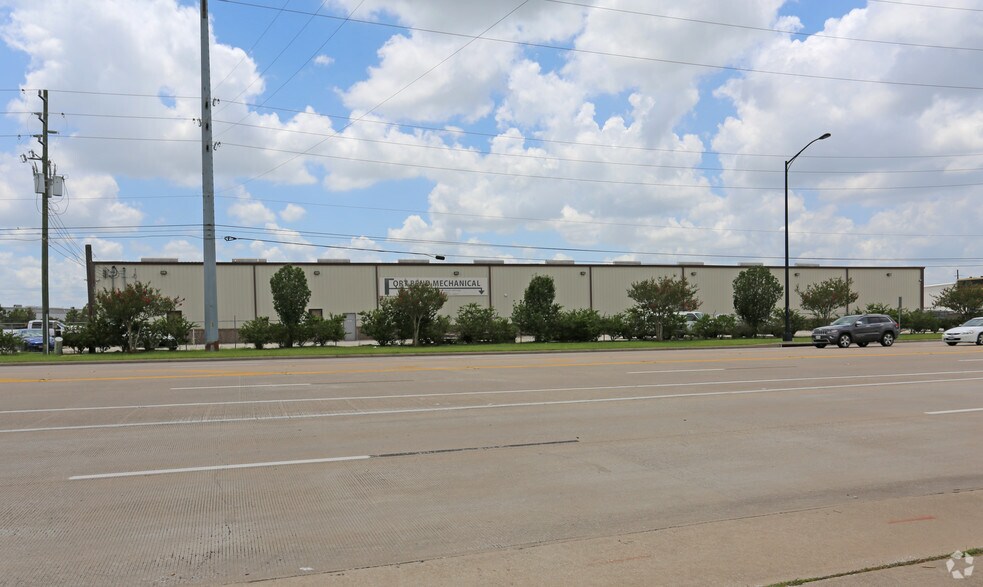 13802 Murphy Rd, Stafford, TX à louer - Photo du bâtiment - Image 3 de 12