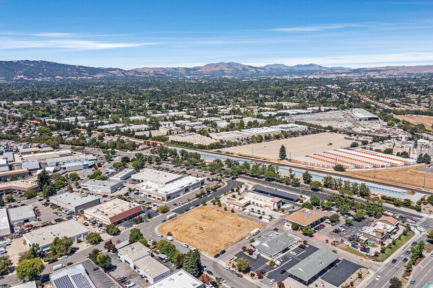 3595 Utah St, Pleasanton, CA à vendre - Photo du bâtiment - Image 3 de 14