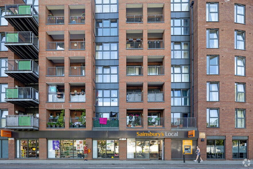 Kings Ave, Londres à louer - Photo du bâtiment - Image 2 de 2