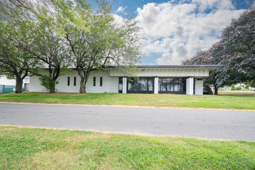 16 Stony Hill Rd, Bethel, CT for lease - Building Photo - Image 3 of 14