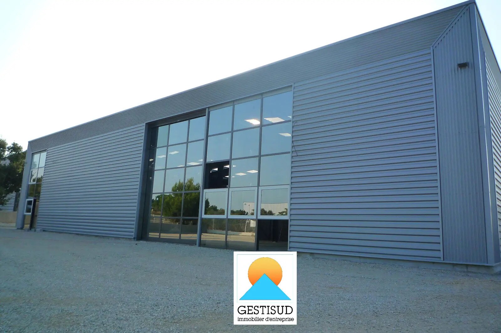 Flex in Signes for lease Building Photo- Image 1 of 4