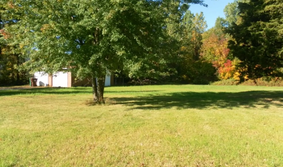 3253 Pine Tree Rd, Lansing, MI à vendre - Photo du bâtiment - Image 2 de 7