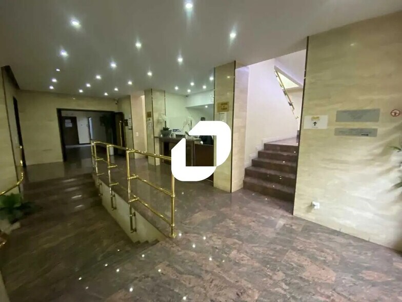 Bureau dans Goussainville à louer - Photo du bâtiment - Image 2 de 7