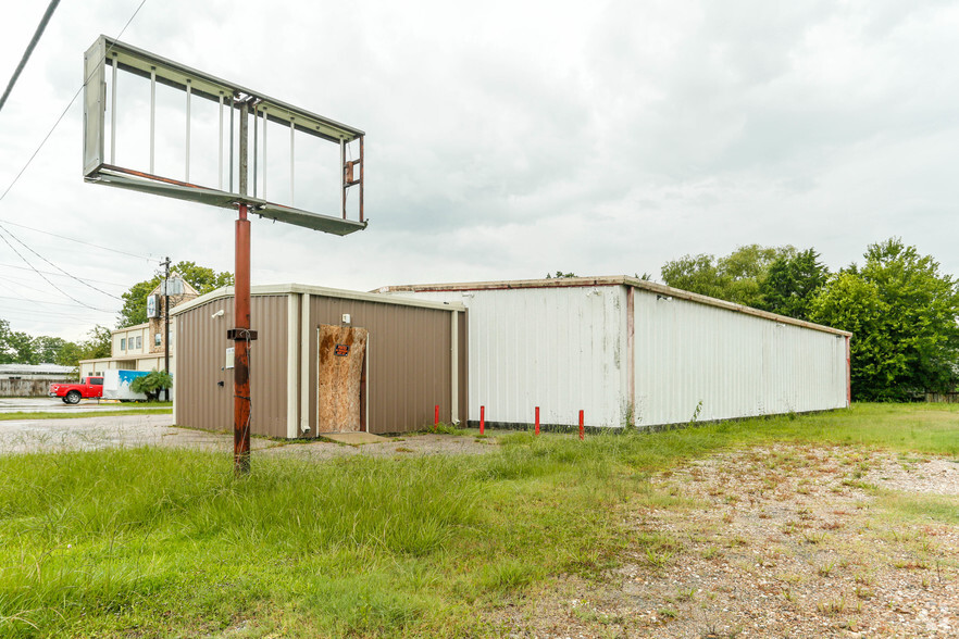 818 Grand Ave, Bacliff, TX for sale - Primary Photo - Image 1 of 1