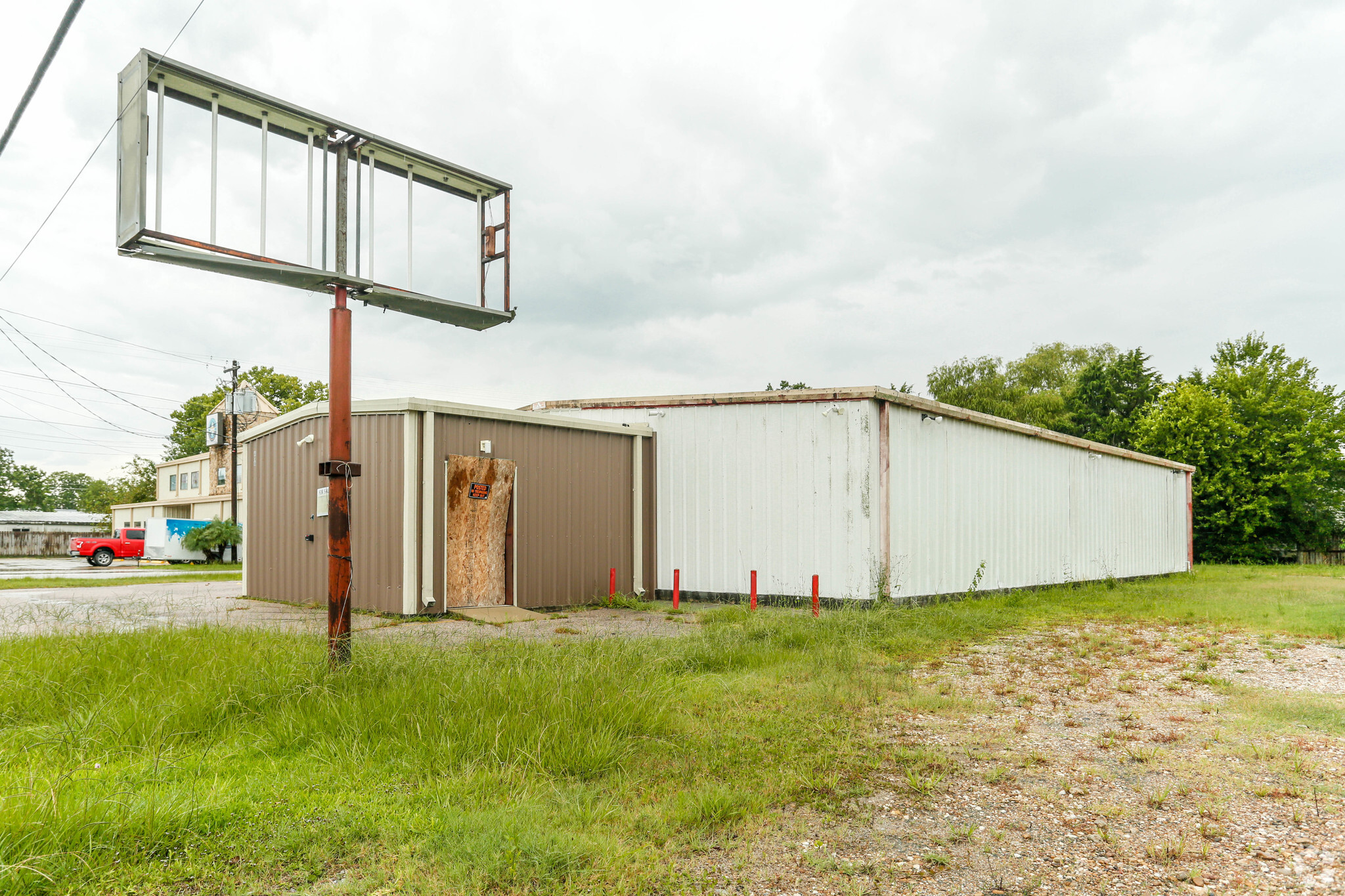 818 Grand Ave, Bacliff, TX for sale Primary Photo- Image 1 of 1