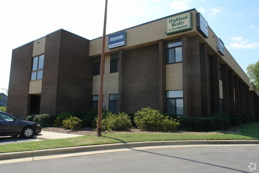 10801 Johnston Rd, Charlotte, NC à louer - Photo du bâtiment - Image 3 de 112