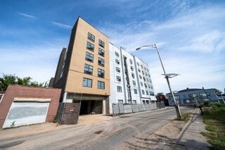 431 Dr Martin Luther King Jr Blvd, East Orange, NJ for lease - Primary Photo - Image 1 of 11