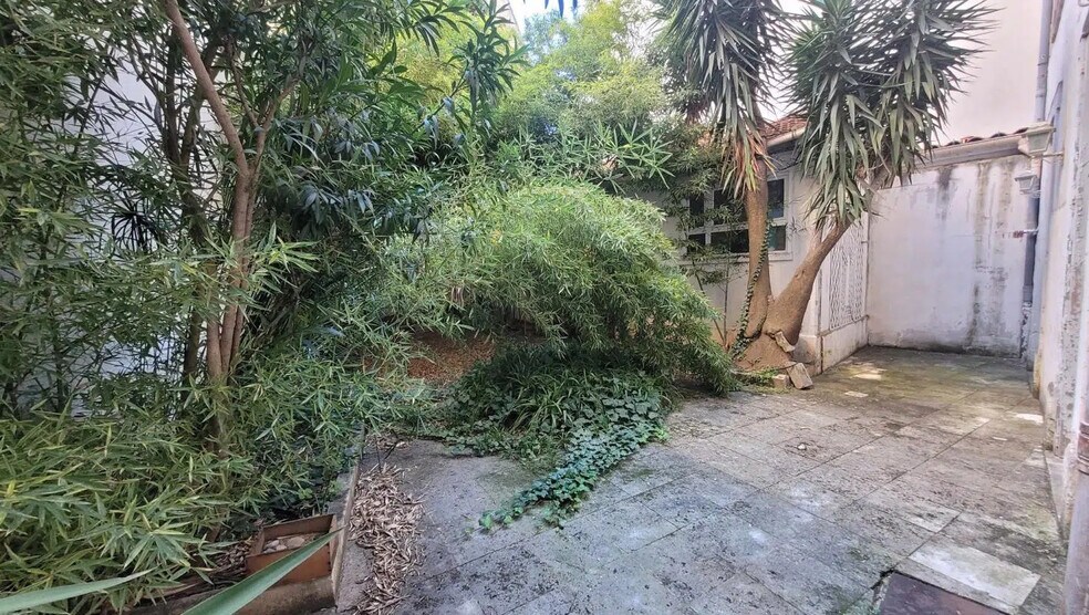 Office in Montpellier for lease - Building Photo - Image 3 of 10