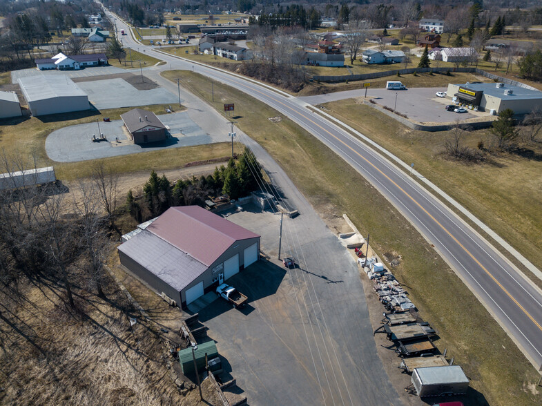 1626 Academy St, Elroy, WI à vendre - Photo principale - Image 1 de 24