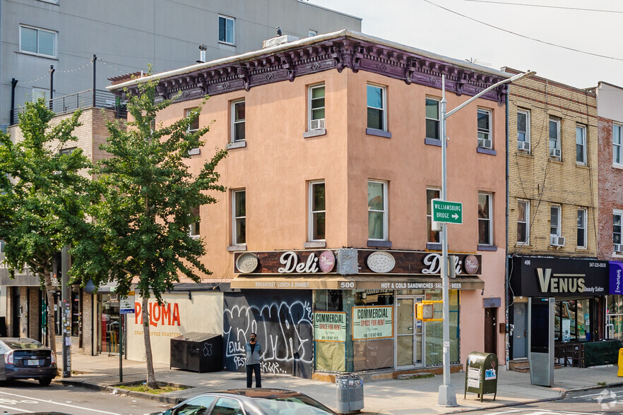 500 Grand St, Brooklyn, NY à vendre - Photo principale - Image 1 de 1