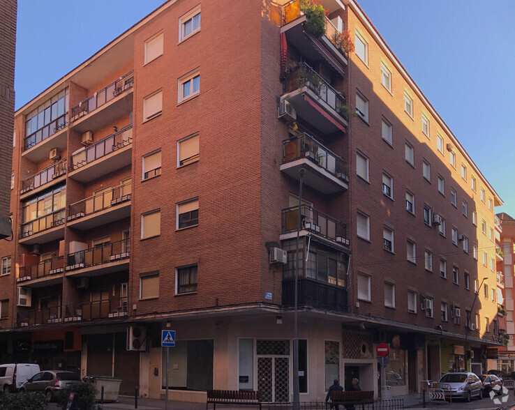 Calle Joaquina Santander, 46, Talavera De La Reina, Toledo à louer - Photo du bâtiment - Image 3 de 4