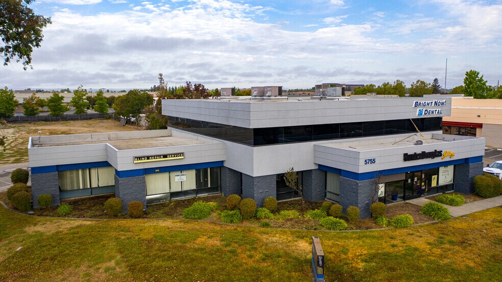 5755 Redwood Dr, Rohnert Park, CA à vendre - Photo du bâtiment - Image 2 de 18