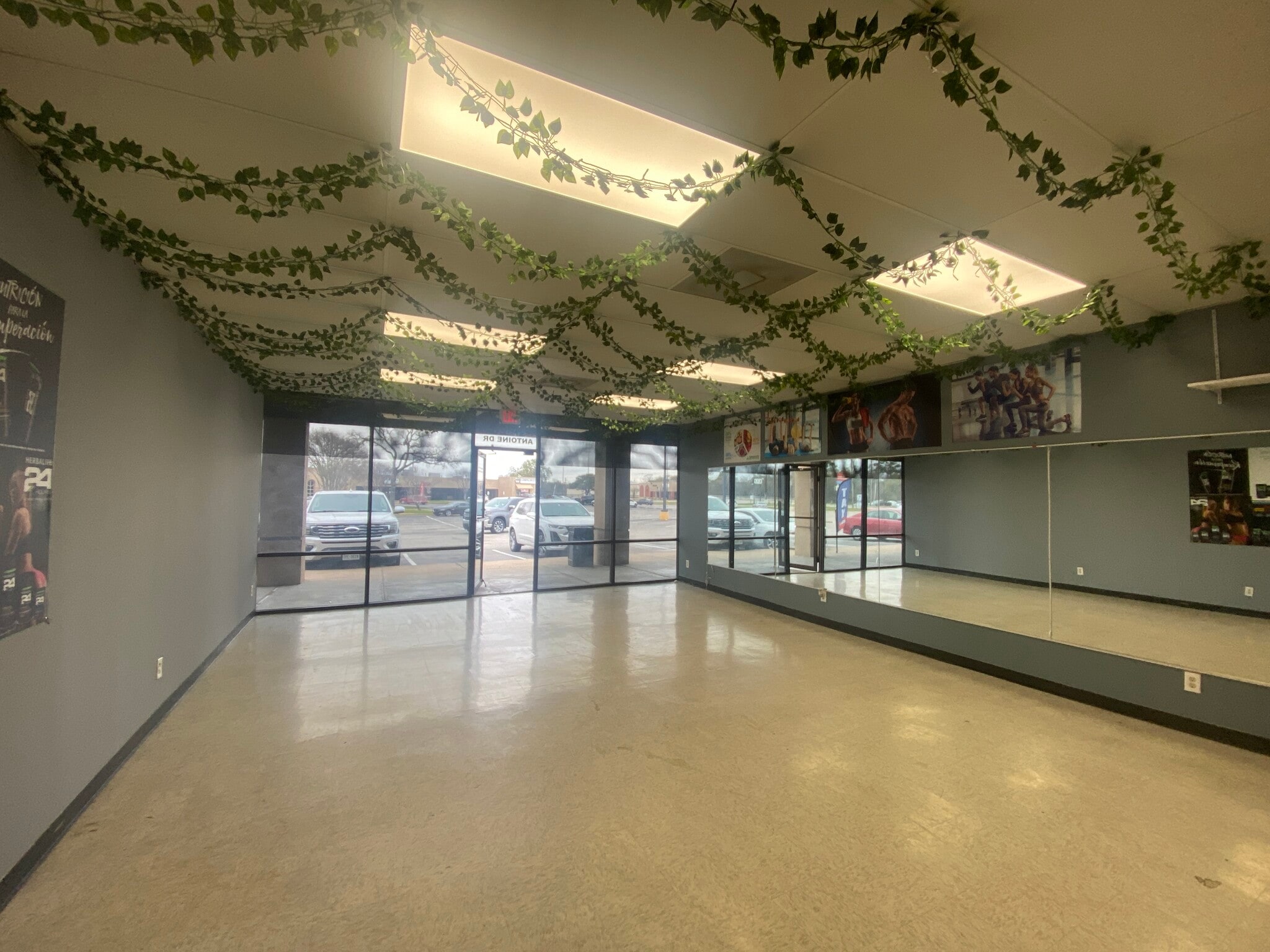 6600-6924 Antoine Dr, Houston, TX for lease Building Photo- Image 1 of 3