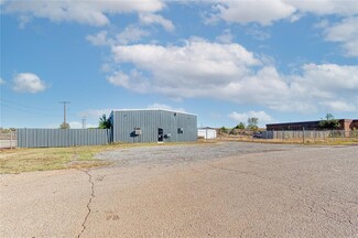 More details for 1401 S 14th St, Clinton, OK - Industrial for Sale