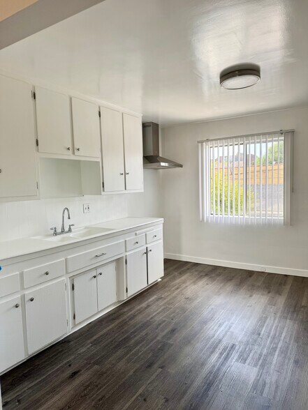 451 S Breed St, Los Angeles, CA à vendre - Photo du bâtiment - Image 2 de 17