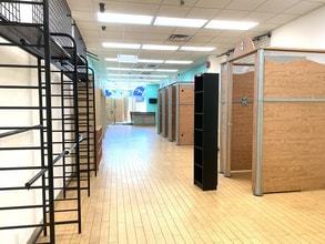 851-855 W Broadway, Vancouver, BC à louer Photo intérieure- Image 2 de 4