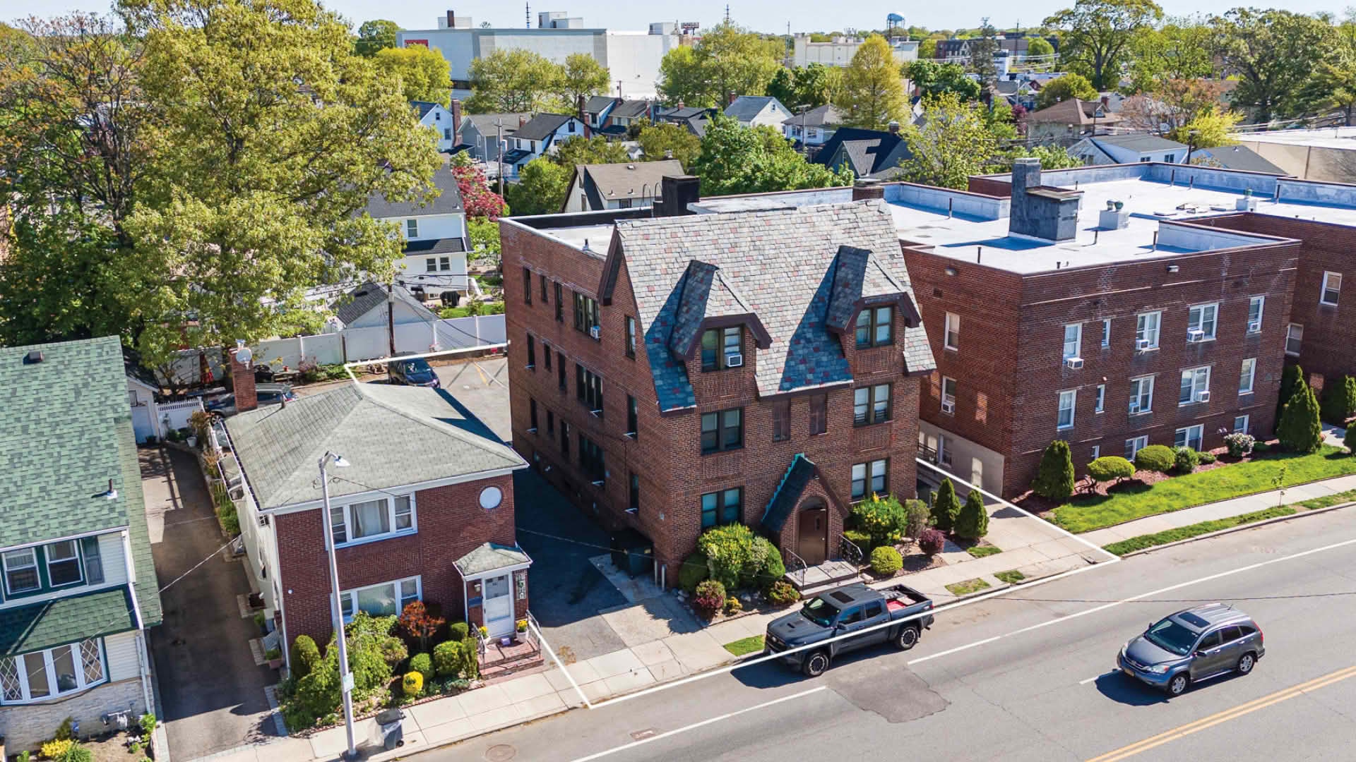 465 Merrick Rd, Rockville Centre, NY for sale Primary Photo- Image 1 of 4