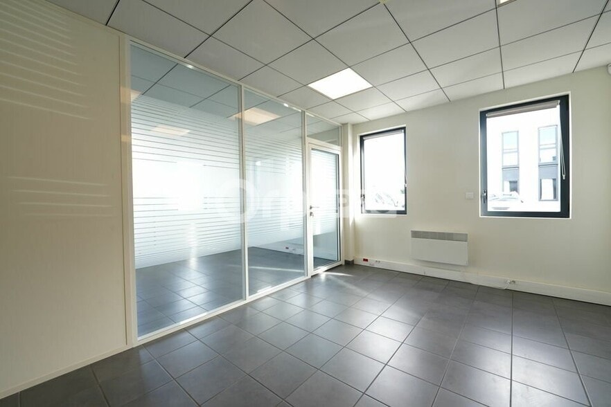 Flex in Vénissieux for sale - Interior Photo - Image 3 of 12