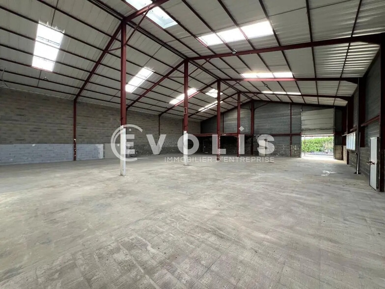 Office in Villefranche-sur-Saône for lease - Building Photo - Image 3 of 10