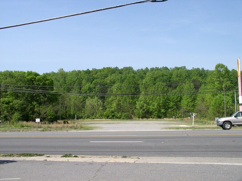 3165 Virginia Ave, Collinsville, VA à vendre - Photo du bâtiment - Image 2 de 2